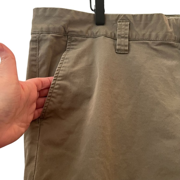 Vintage Old Navy Khaki Capris | Size 20 - Picture 2 of 8